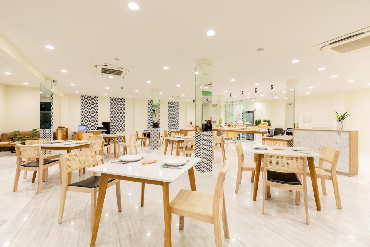 Ozone Hotel Samyan Bangkok Exterior photo